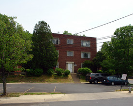 8801 Plymouth St in Silver Spring, MD - Foto de edificio - Building Photo