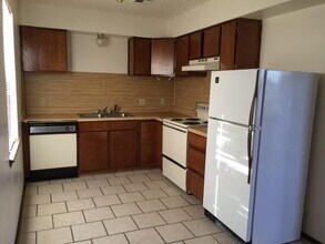 320 Falcon Ct in Norman, OK - Building Photo - Building Photo