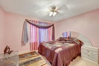 201 Amber Ridge Dr in Arlington, TX - Foto de edificio - Building Photo