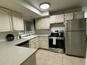 2243 E 10300 S, Unit Sandy DimpleDell Basement in Sandy, UT - Building Photo - Building Photo