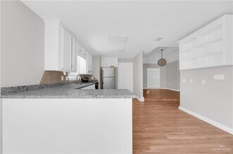 19 N 30th St in McAllen, TX - Building Photo - Building Photo