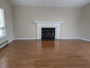 14864 Channel Dr in La Conner, WA - Building Photo - Building Photo