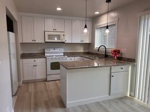 14675 SW Hall Blvd in Tigard, OR - Building Photo - Building Photo