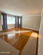 320 W Plumb Ln in Reno, NV - Building Photo - Building Photo