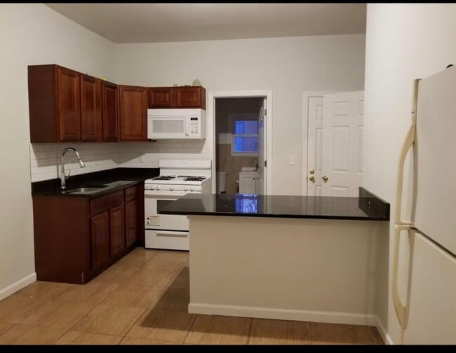 45 Hawkins St in Newark, NJ - Building Photo - Building Photo