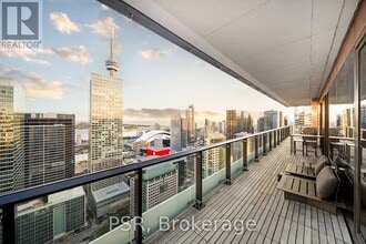 2906-224-4224 King St W in Toronto, ON - Building Photo - Building Photo