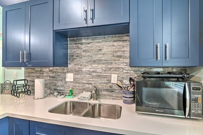 property at 3917 Avenue P 1/2