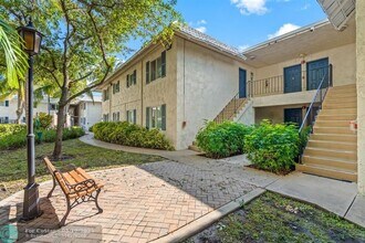 8609 SW 68th Ct in Pinecrest, FL - Building Photo - Building Photo