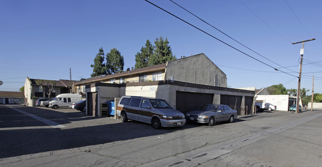 Del Ray Apartments in Anaheim, CA - Building Photo - Building Photo