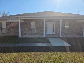 10691 Tanner Williams Rd in Mobile, AL - Building Photo