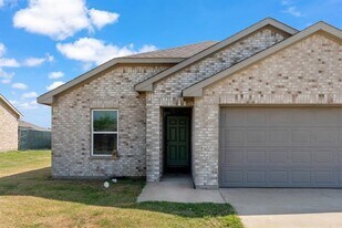 2417 Abigail Ln in Mabank, TX - Building Photo