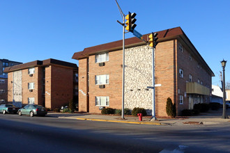 2330-2334 N Harlem Ave in Elmwood Park, IL - Building Photo - Building Photo