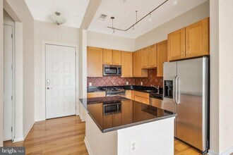 2200 N Westmoreland St in Arlington, VA - Foto de edificio - Building Photo