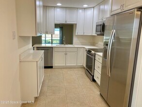 255 Paradise Blvd in Indialantic, FL - Building Photo - Building Photo