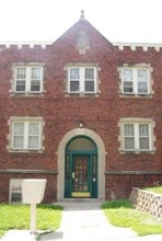 The Green Lodge in Omaha, NE - Foto de edificio - Building Photo