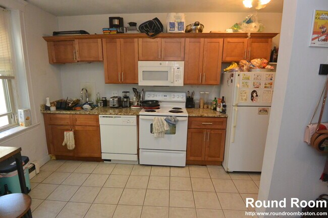 24 Ransom Rd, Unit 6 in Boston, MA - Foto de edificio - Building Photo