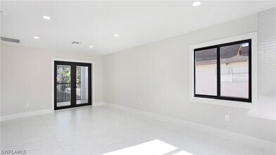 9002 Somerset Ln in Bonita Springs, FL - Building Photo - Building Photo