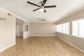 353 E Thomas Rd in Phoenix, AZ - Foto de edificio - Building Photo