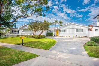 1406 Mariners Dr in Newport Beach, CA - Building Photo - Building Photo