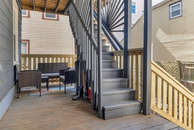 11 Carpenter St, Unit 1A