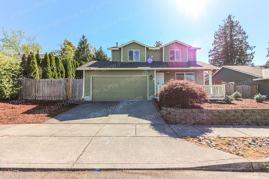 11046 SE Henderson Dr in Portland, OR - Building Photo
