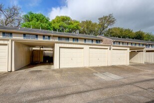 6422 Burgoyne Dr. in Houston, TX - Building Photo