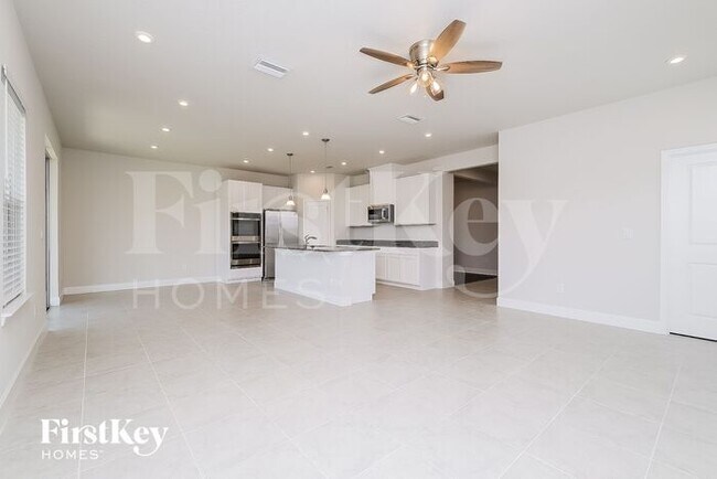 10572 Gliding Eagle Wy in Land O Lakes, FL - Building Photo - Building Photo