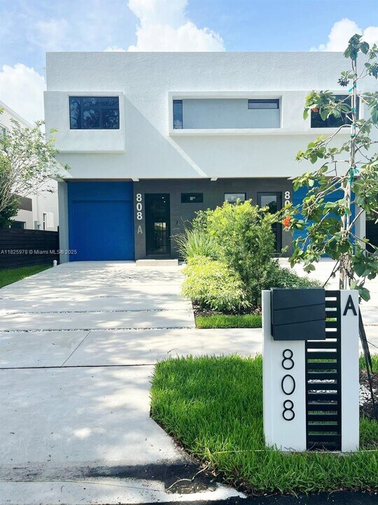 808-810 SW 9th St in Fort Lauderdale, FL - Building Photo