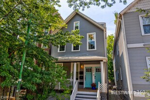 2344 N Oakley Ave in Chicago, IL - Building Photo