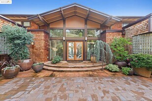 4110 Happy Valley Rd in Lafayette, CA - Building Photo