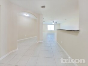 701 Totem Trail Dr in La Marque, TX - Foto de edificio - Building Photo