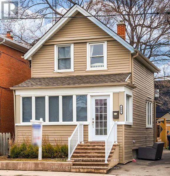 663 Jane St in Toronto, ON - Building Photo