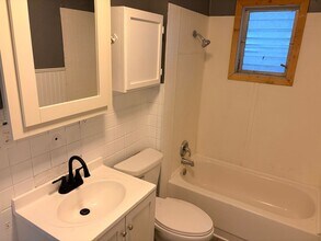 852 Maple Ave in Galesburg, IL - Building Photo - Building Photo