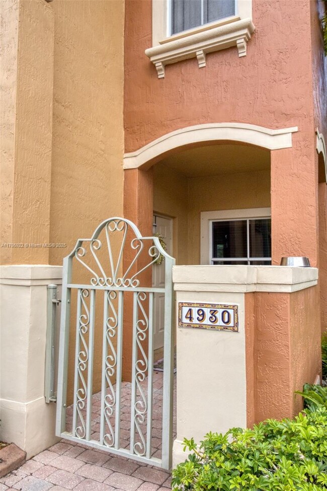4930 Windward Way in Fort Lauderdale, FL - Building Photo - Building Photo