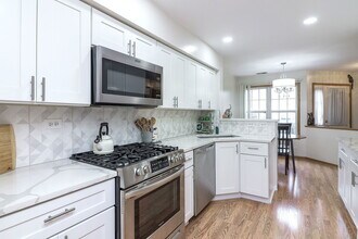 267 Ashbury Ln W in Roselle, IL - Building Photo - Building Photo