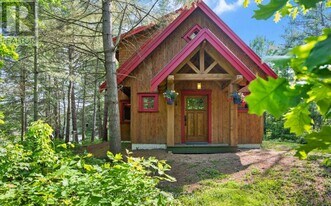 1093 Althorpe Rd in Tay Valley, ON - Building Photo