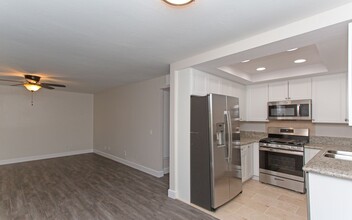 3849 San Ramon Dr in Oceanside, CA - Building Photo - Building Photo