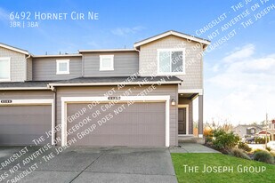 6492 Hornet Cir NE in Bremerton, WA - Building Photo