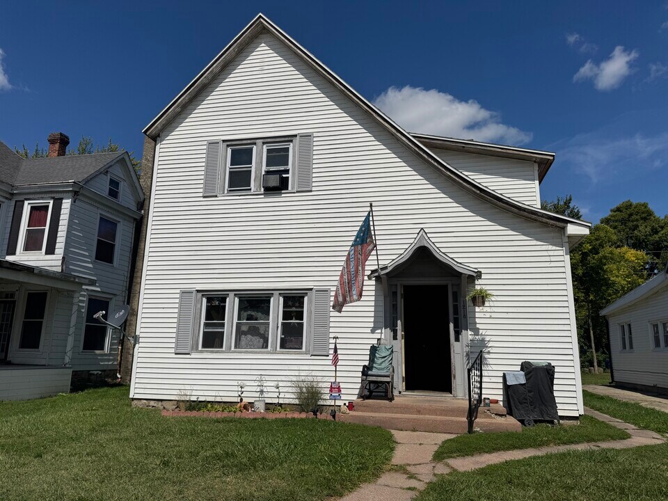 1218 E Broadway in Logansport, IN - Building Photo