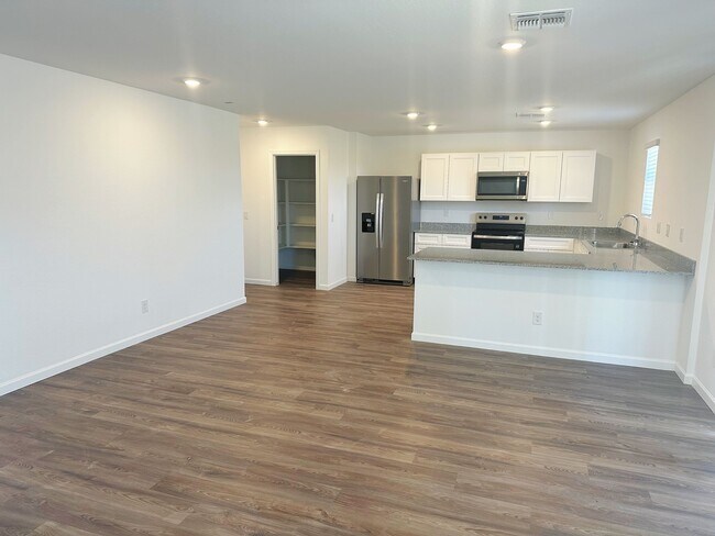 10856 W Torren Dr in Arizona City, AZ - Building Photo - Building Photo