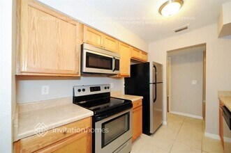 2324 Fulton Way SW in Largo, FL - Foto de edificio - Building Photo