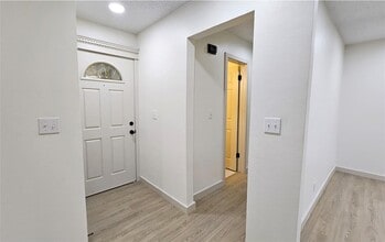 741 S Glen Ln in Mustang, OK - Building Photo - Building Photo