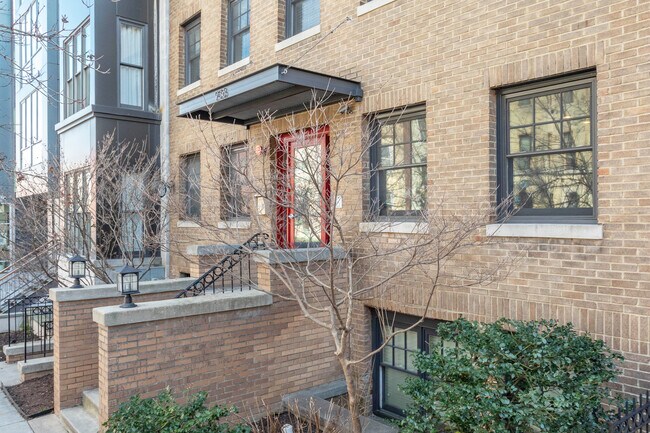 N Street Lofts in Washington, DC - Foto de edificio - Building Photo