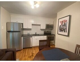207 Trenton St-Unit -3 in Boston, MA - Building Photo - Building Photo