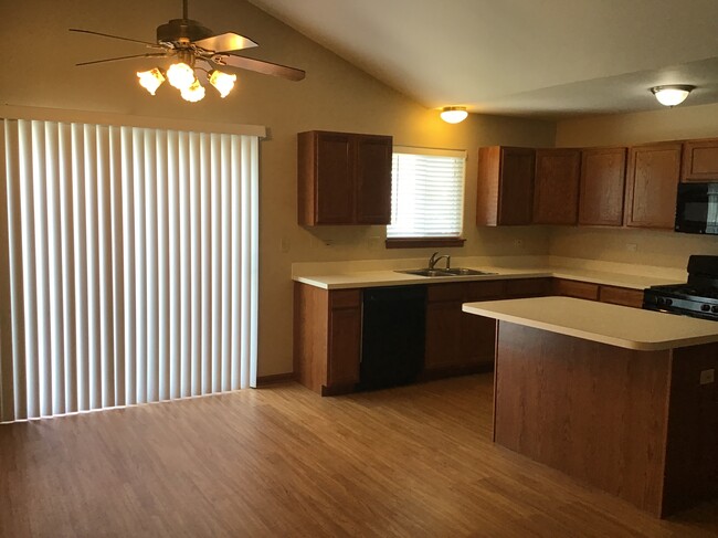 2003 Gray Hawk Dr in Plainfield, IL - Building Photo - Building Photo