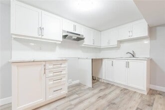 214 E 19th St in Hamilton, ON - Building Photo - Building Photo