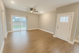 12129-12131 W Cora St in Wichita, KS - Building Photo - Building Photo