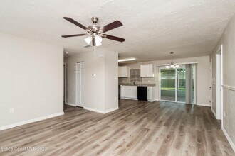 674 Altamira St NW in Palm Bay, FL - Building Photo - Building Photo