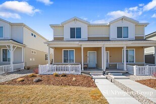 27 N Riverside Dr in Saratoga Springs, UT - Building Photo