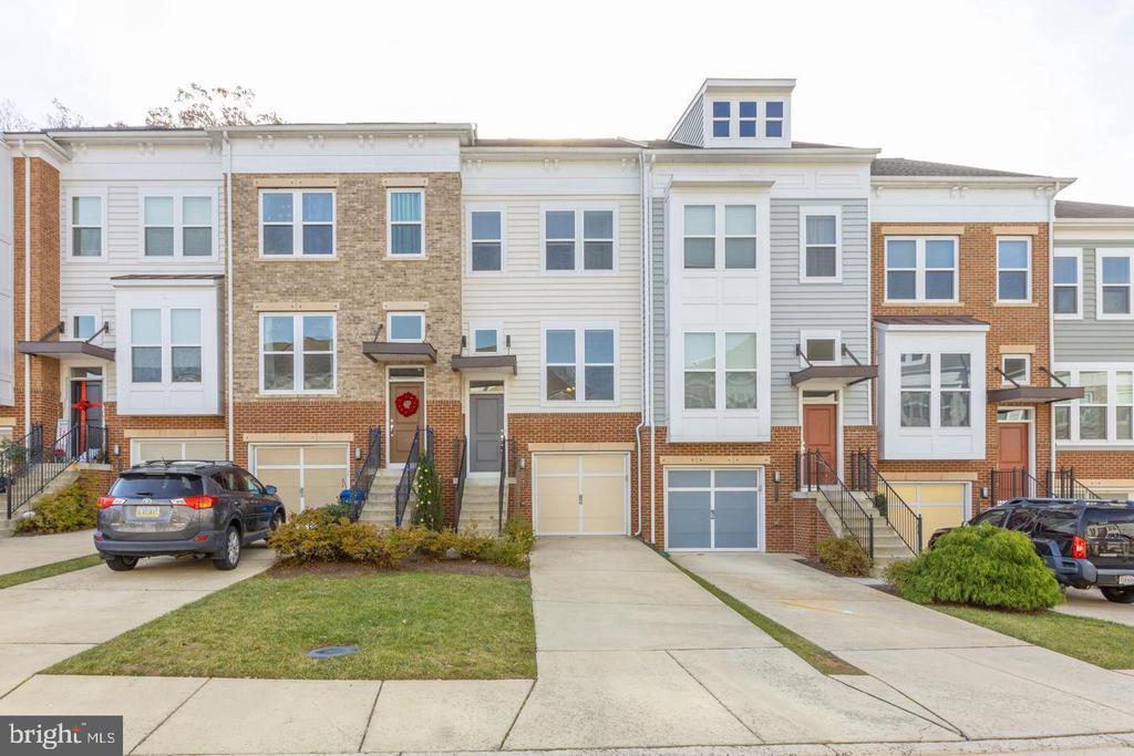 42669 New Dawn Terrace in Ashburn, VA - Building Photo